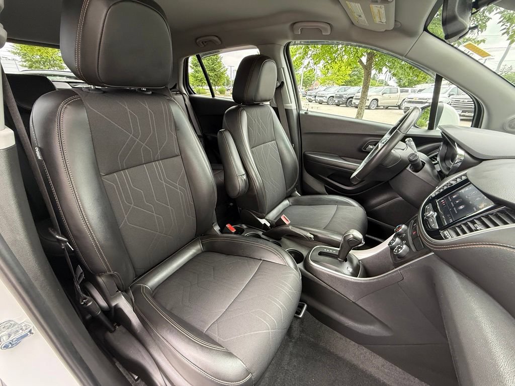 Used 2020 Chevrolet Trax LT w/ LT Convenience Package FWD image 23