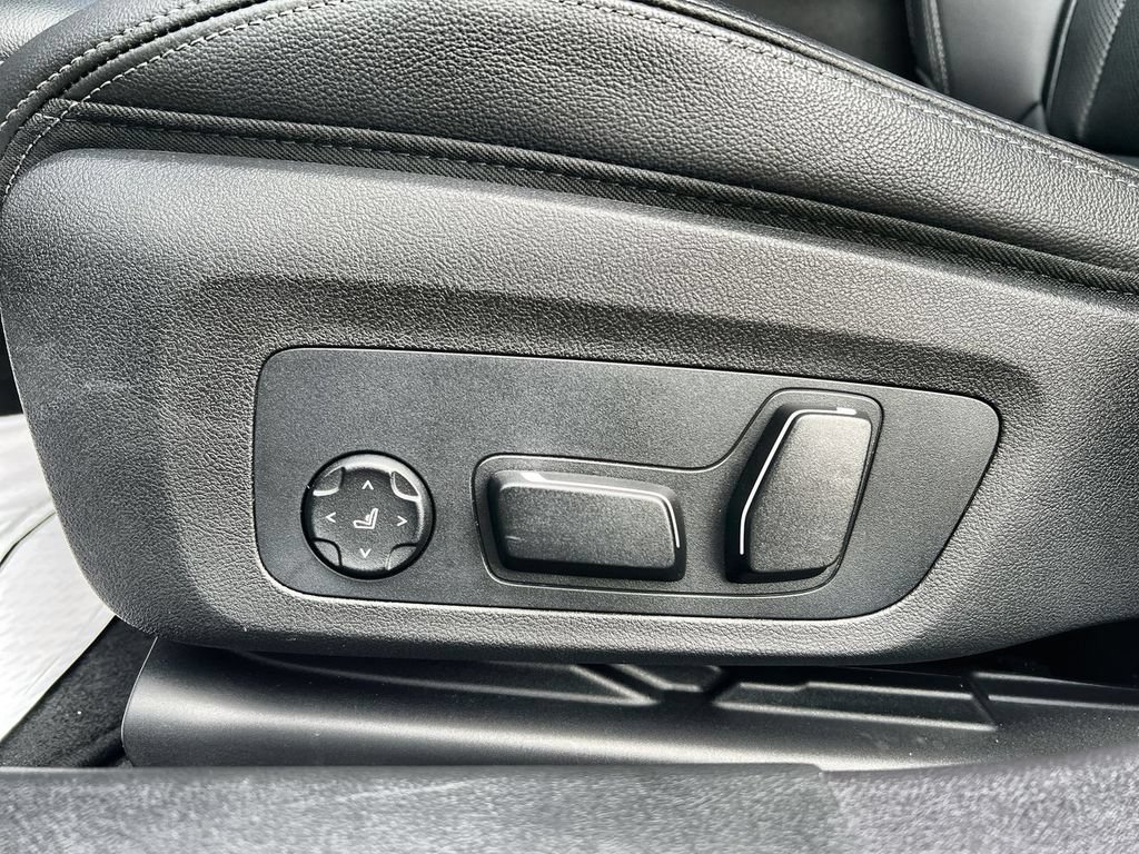 Used 2026 BMW 330i xDrive Sedan AWD/4WD image 20