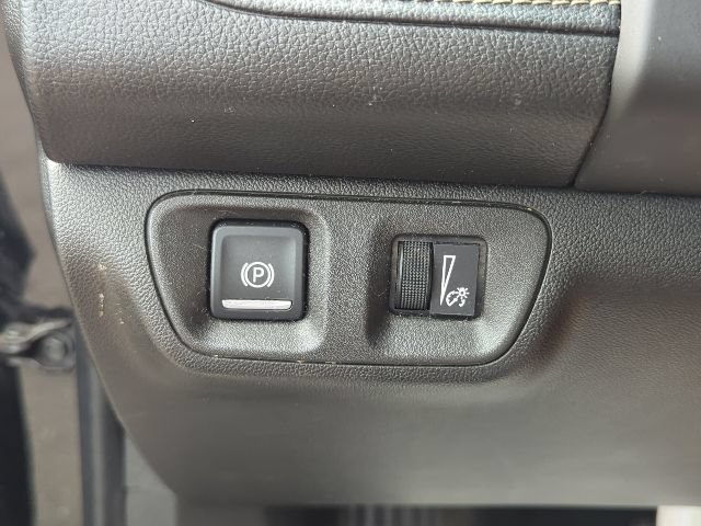 Used 2018 GMC Acadia Denali w/ Technology Package AWD/4WD image 23