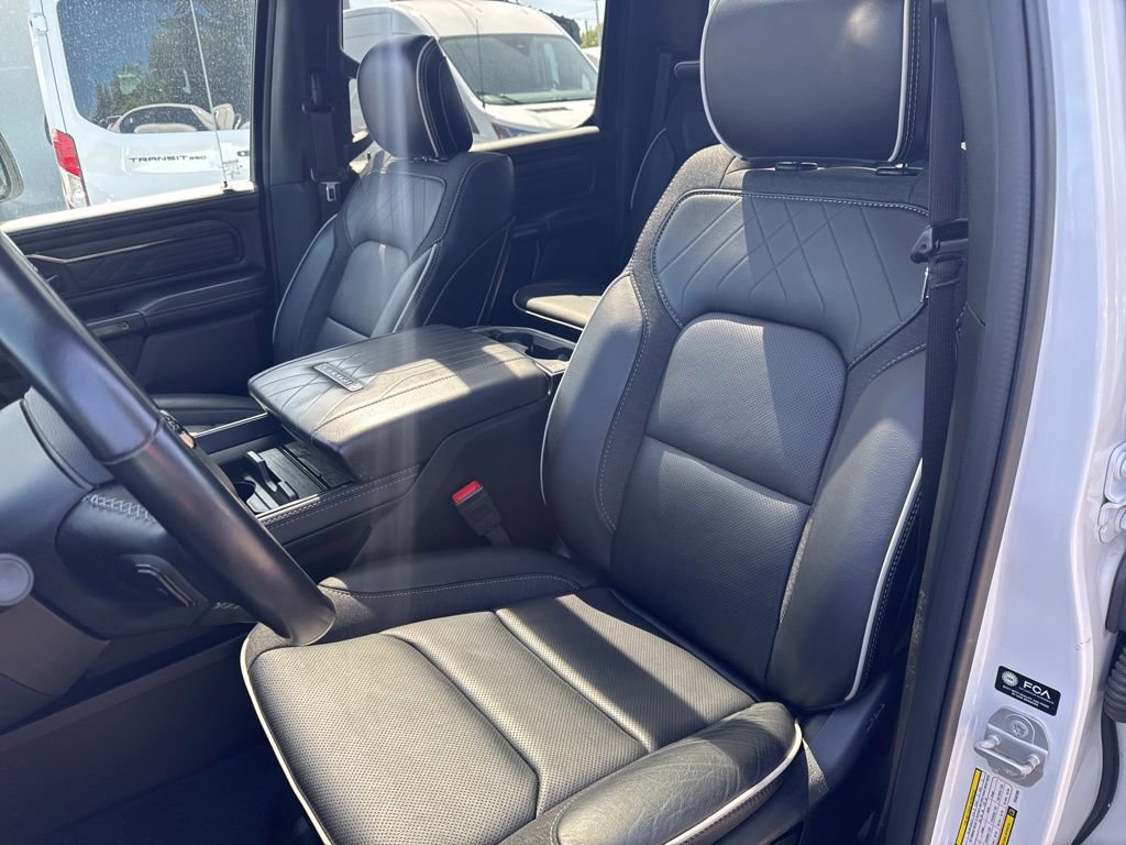 Used 2025 RAM 1500 Limited AWD/4WD image 12