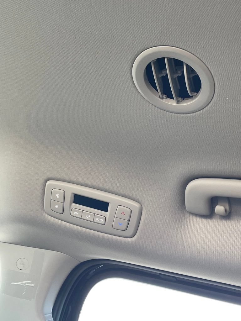 New 2026 Kia Carnival FWD image 23