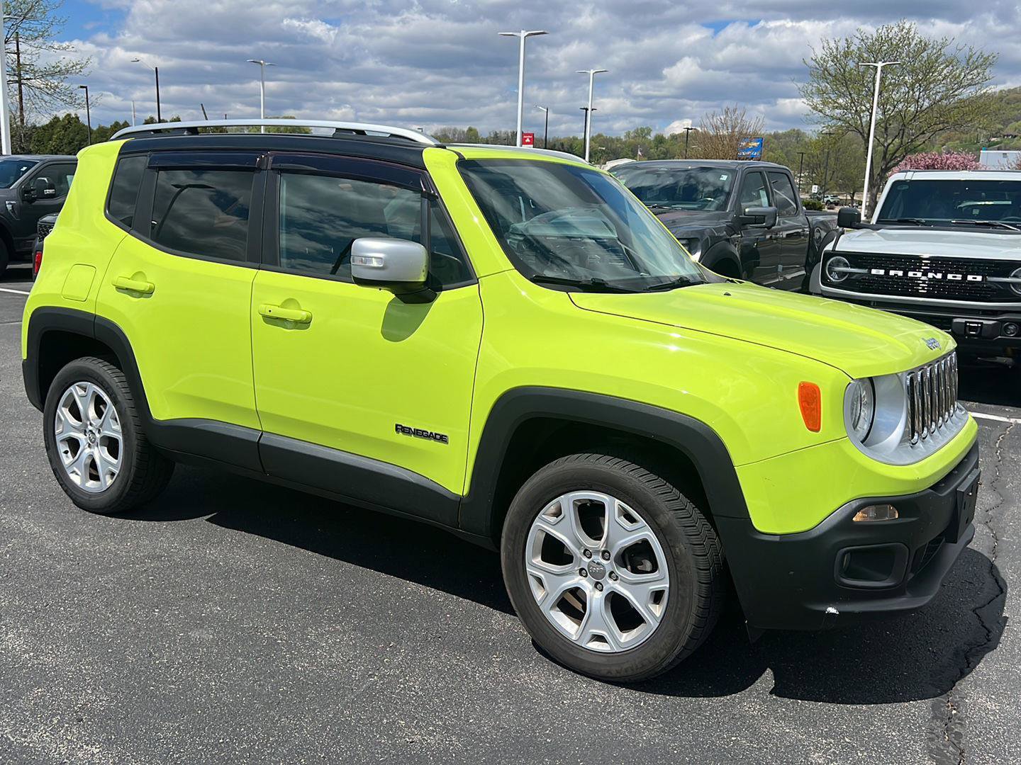 Used 2017 Jeep Renegade Limited AWD/4WD image 2