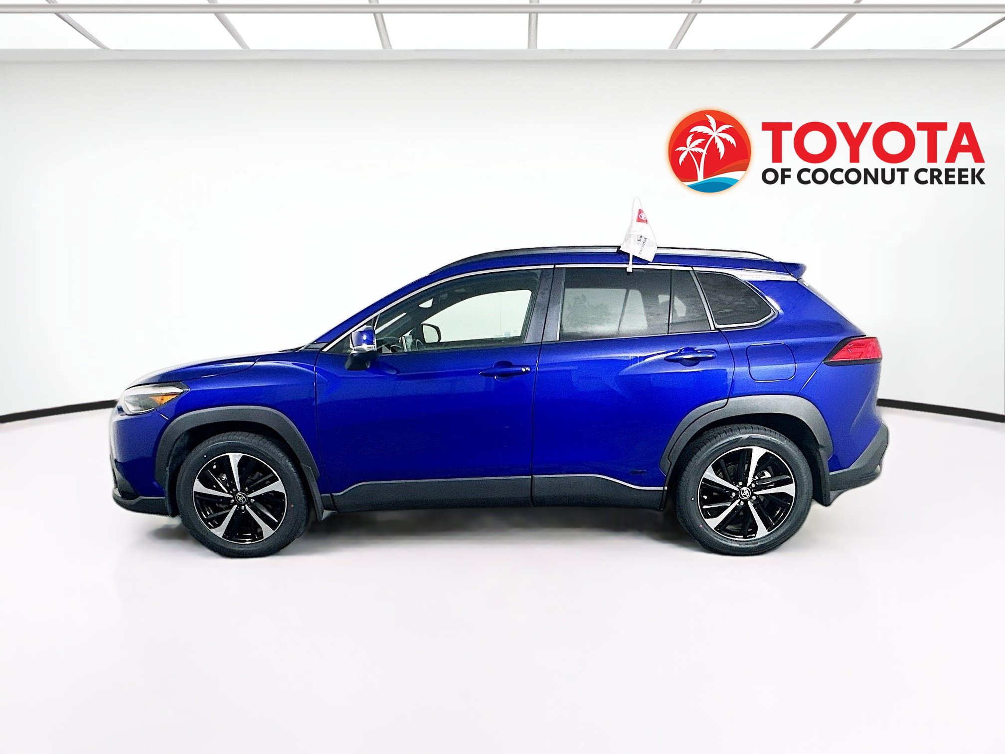 Certified 2023 Toyota Corolla Cross AWD Hybrid w/ Convenience Package image 6