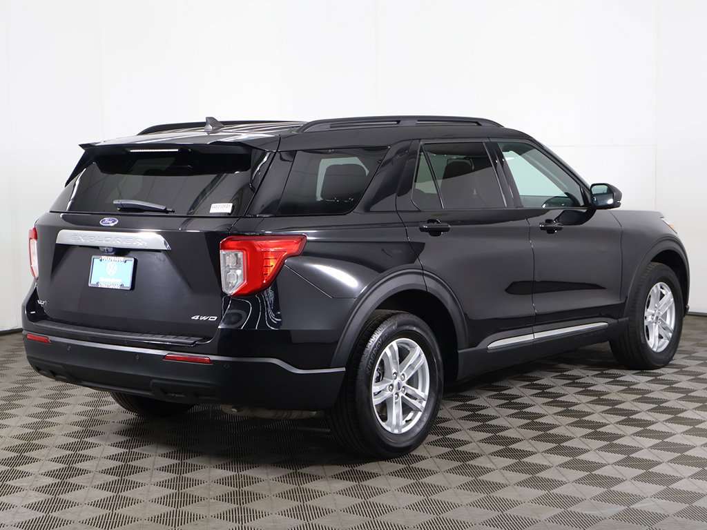 Used 2023 Ford Explorer XLT AWD/4WD image 9
