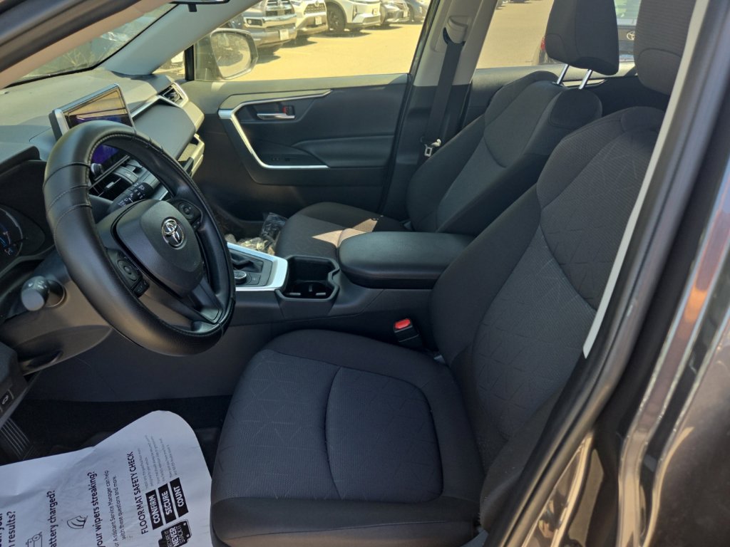 Used 2025 Toyota RAV4 XLE w/ Convenience Package AWD/4WD image 10