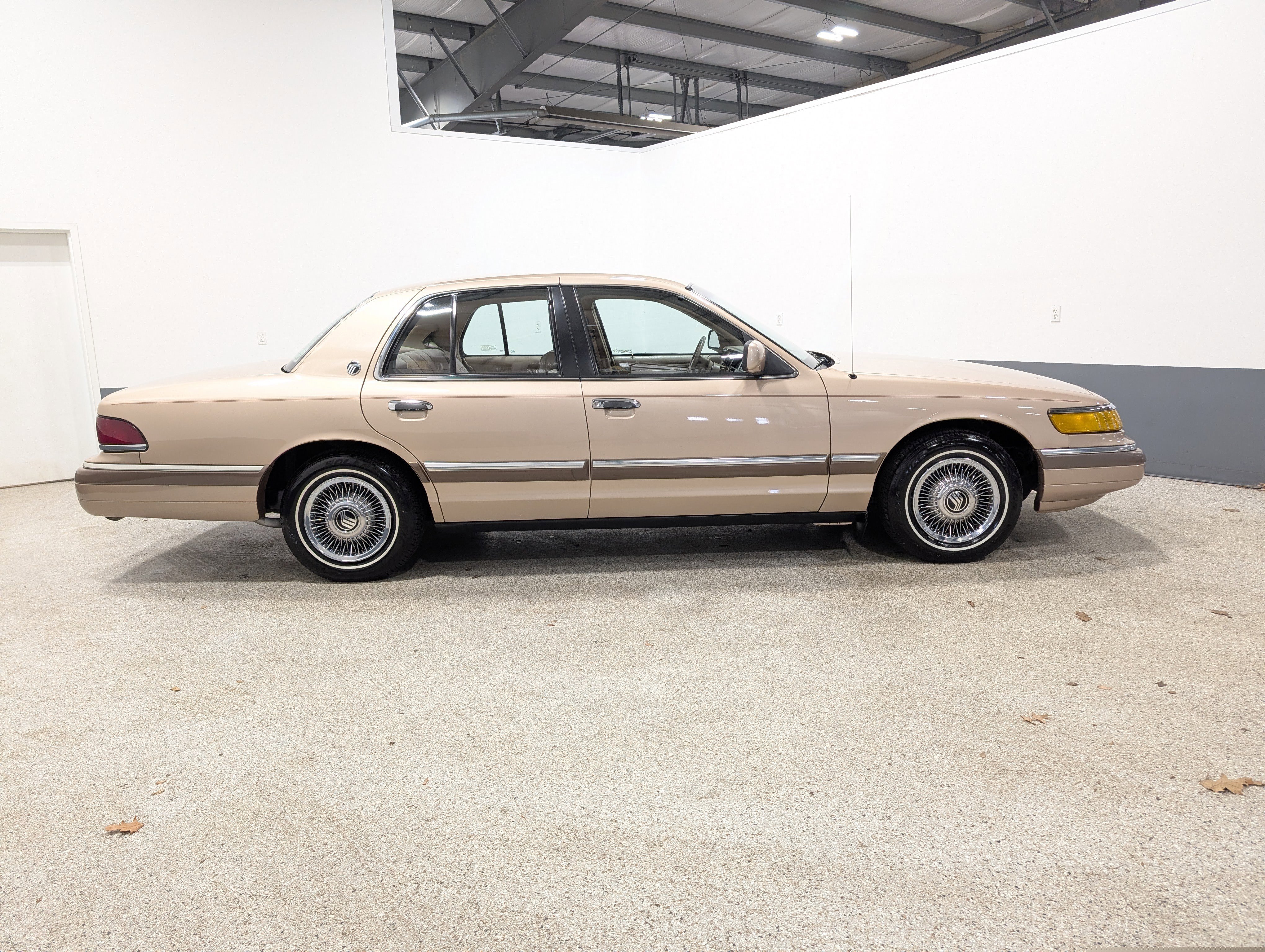 Used 1993 Mercury Grand Marquis GS image 2
