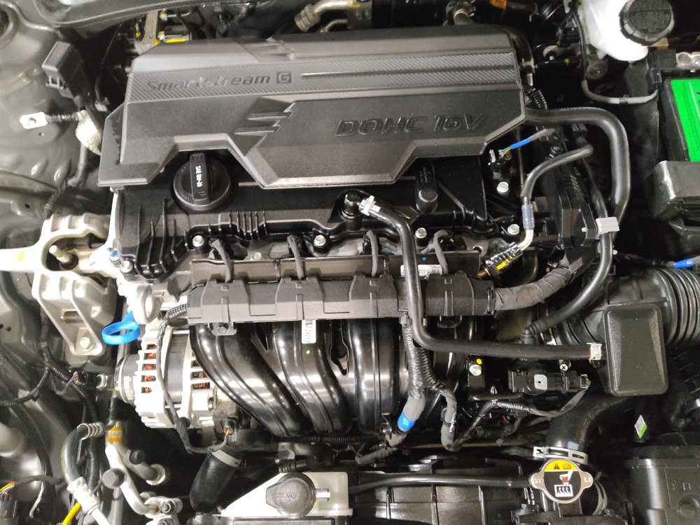 Used 2025 Hyundai Elantra SE image 30