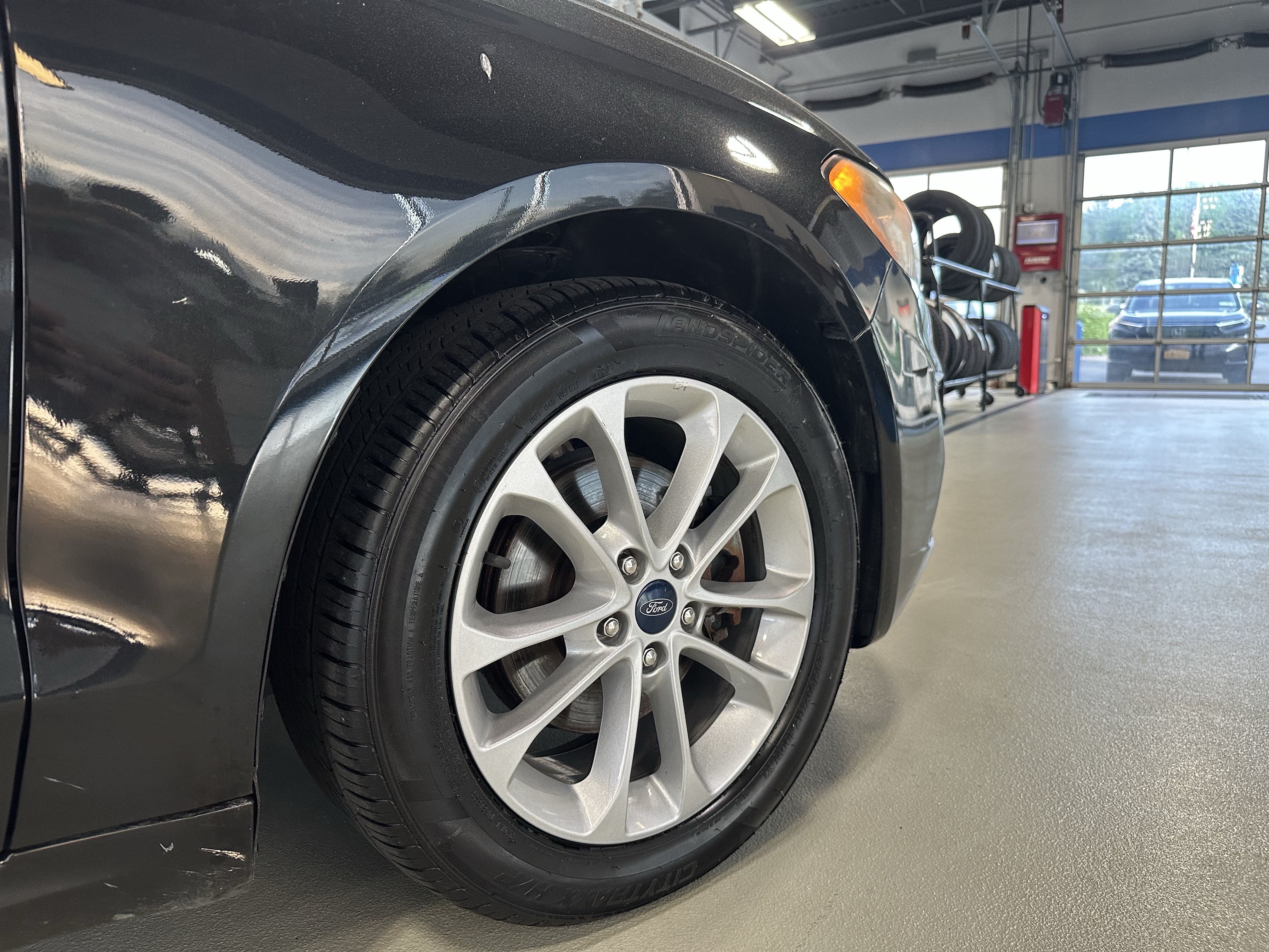 Used 2020 Ford Fusion SE FWD image 18