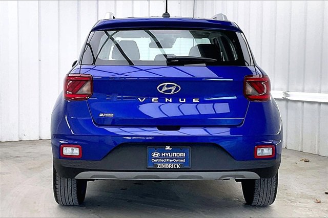 Used 2024 Hyundai Venue SEL image 4