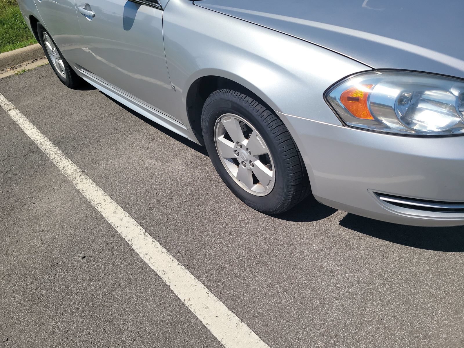 Used 2009 Chevrolet Impala LT w/ Luxury Edition Package FWD image 4