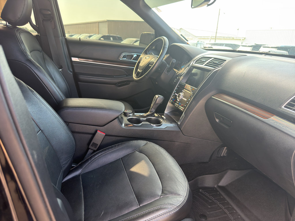 Used 2019 Ford Explorer Limited w/ Class III Trailer Tow Package AWD/4WD image 38