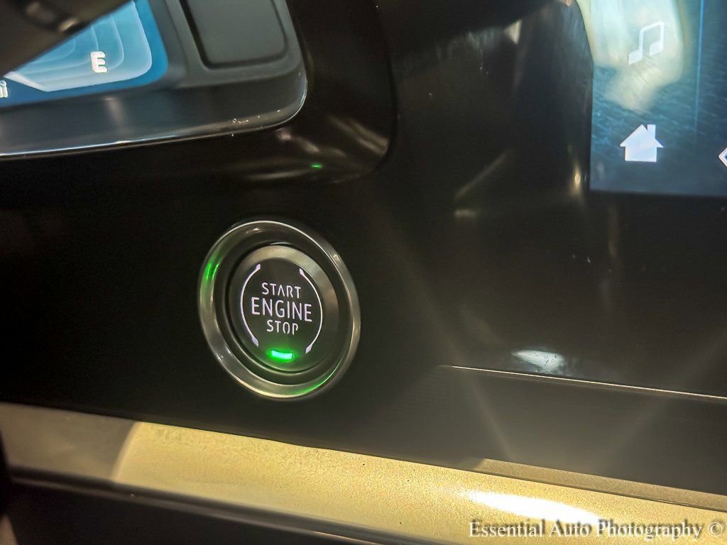 Used 2024 Chevrolet Corvette Stingray Coupe w/ Z51 Performance Package image 18