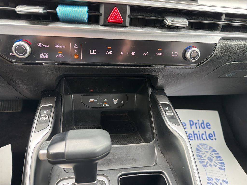 Used 2024 Kia Sorento S image 17