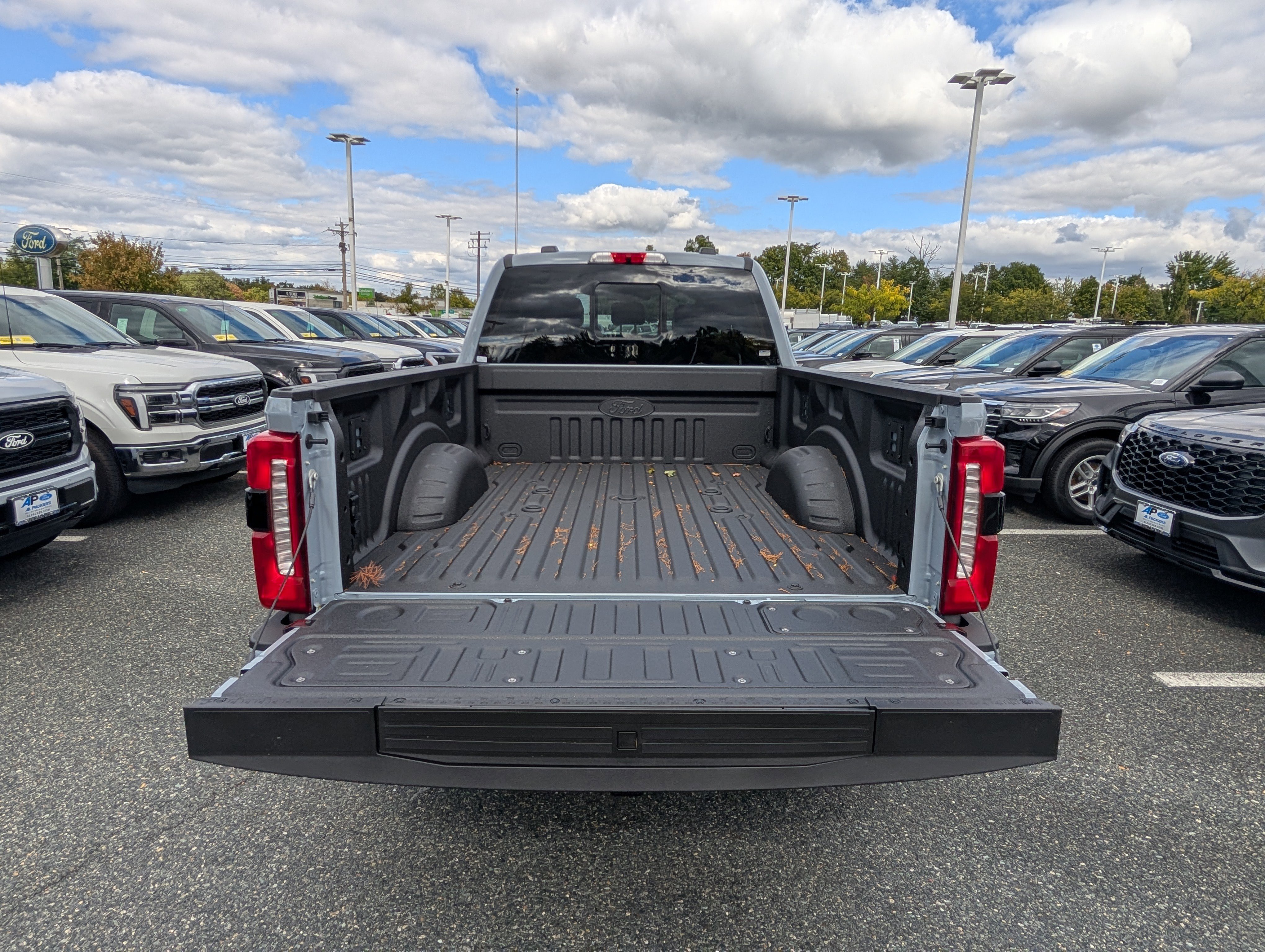 New 2026 Ford F250 Lariat w/ Black Appearance Package image 9