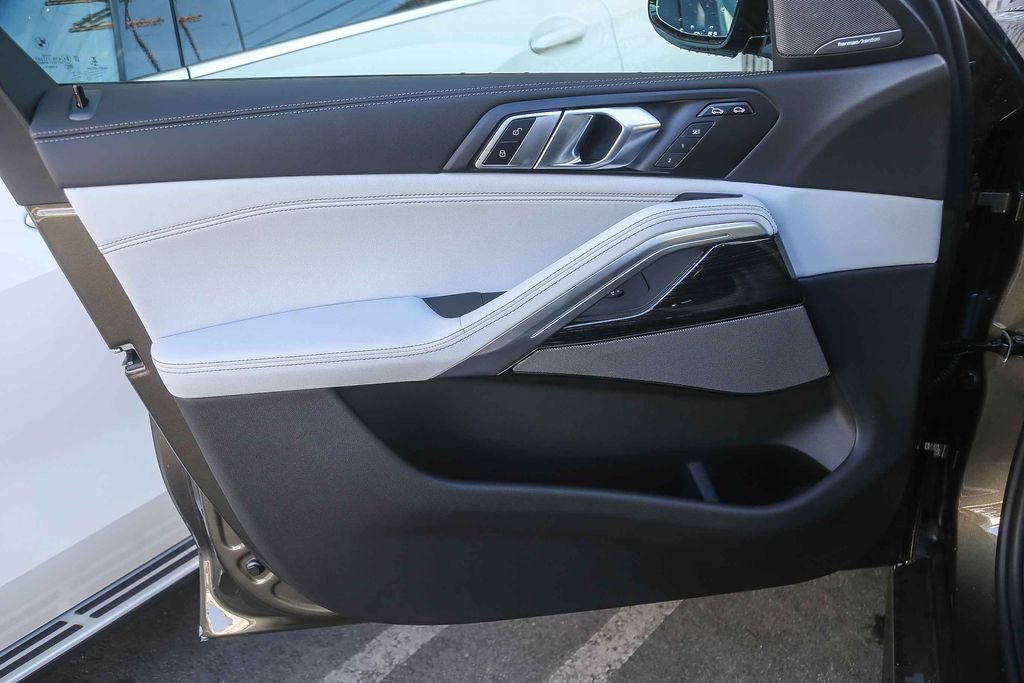 Used 2026 BMW X6 xDrive40i w/ Premium Package AWD/4WD image 17