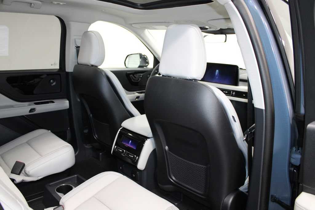 New 2026 Lincoln Aviator Reserve w/ Illumination Package RWD image 24