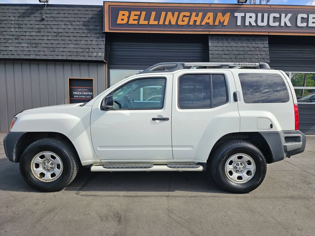 Used 2015 Nissan Xterra X AWD/4WD image 2