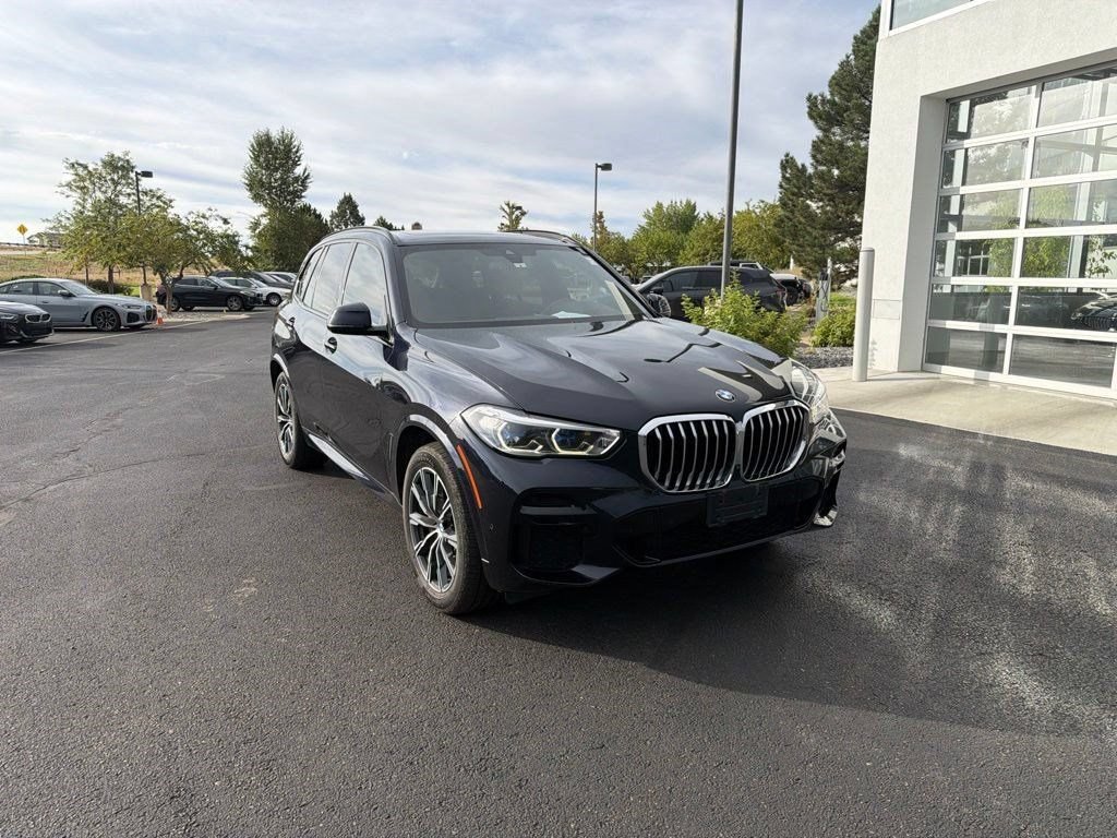 Used 2022 BMW X5 xDrive40i w/ M Sport Package AWD/4WD image 7