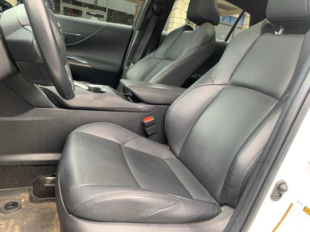Used 2024 Toyota Venza Nightshade AWD/4WD image 21