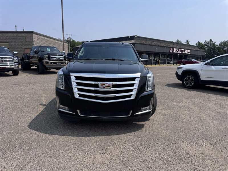 Used 2015 Cadillac Escalade Premium AWD/4WD image 2