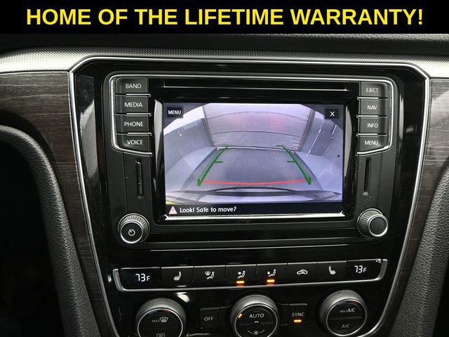 Used 2017 Volkswagen Passat 1.8T SEL Premium image 21