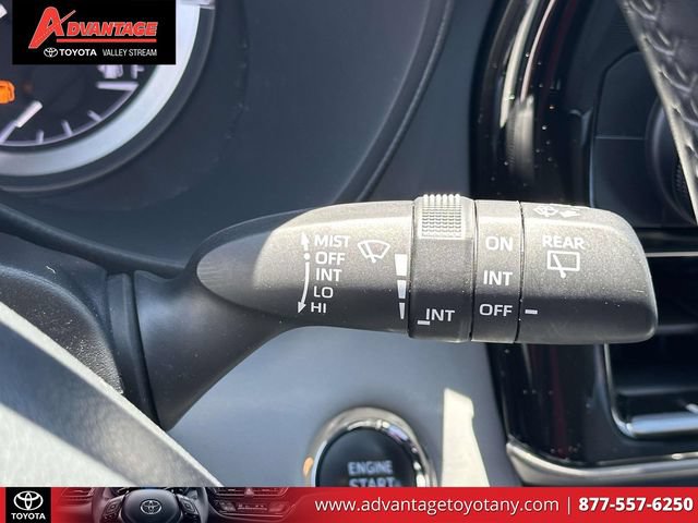 Used 2023 Toyota Highlander LE AWD/4WD image 29