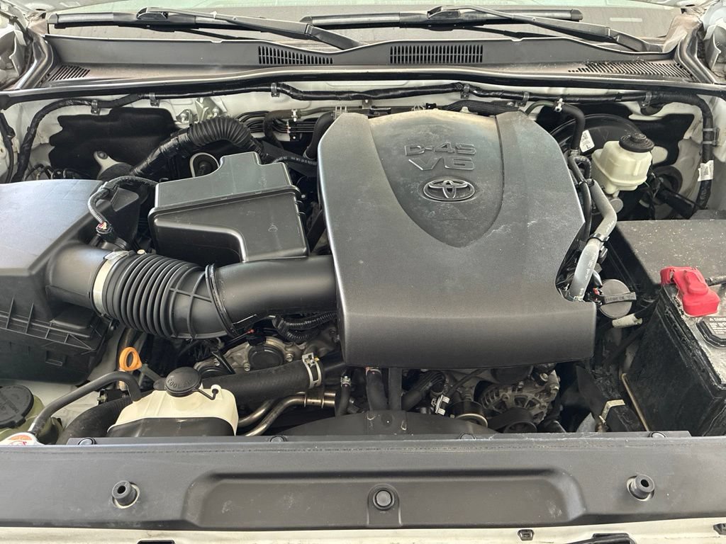 Used 2020 Toyota Tacoma SR5 AWD/4WD image 35