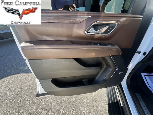 Used 2024 Chevrolet Suburban High Country w/ Advanced Technology Package AWD/4WD image 28