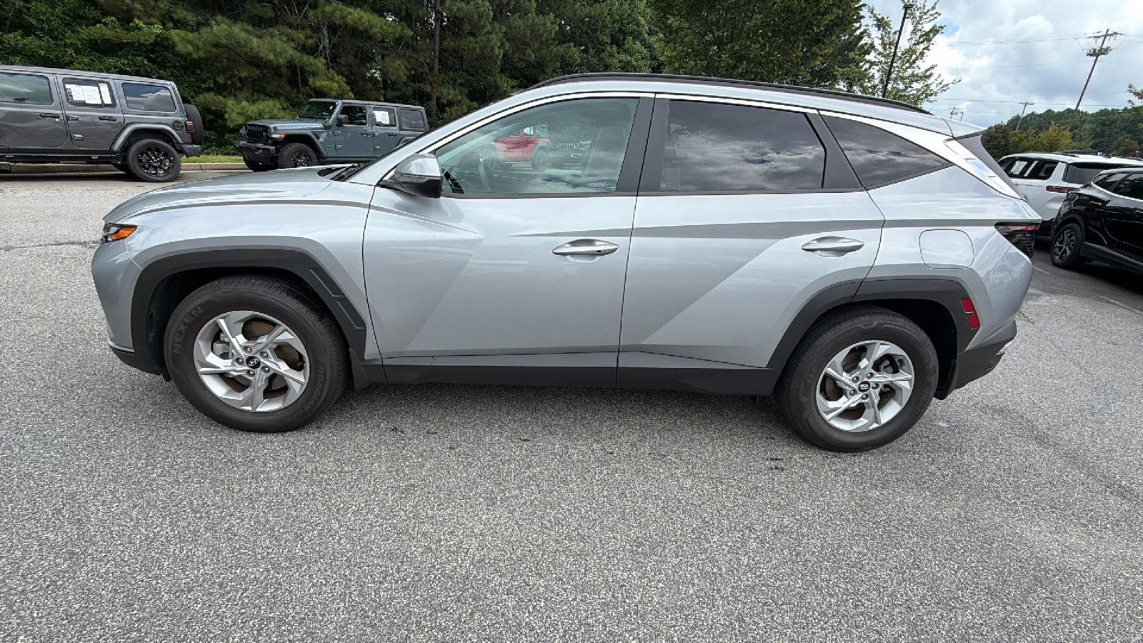 Used 2022 Hyundai Tucson SEL w/ Cargo Package FWD image 11