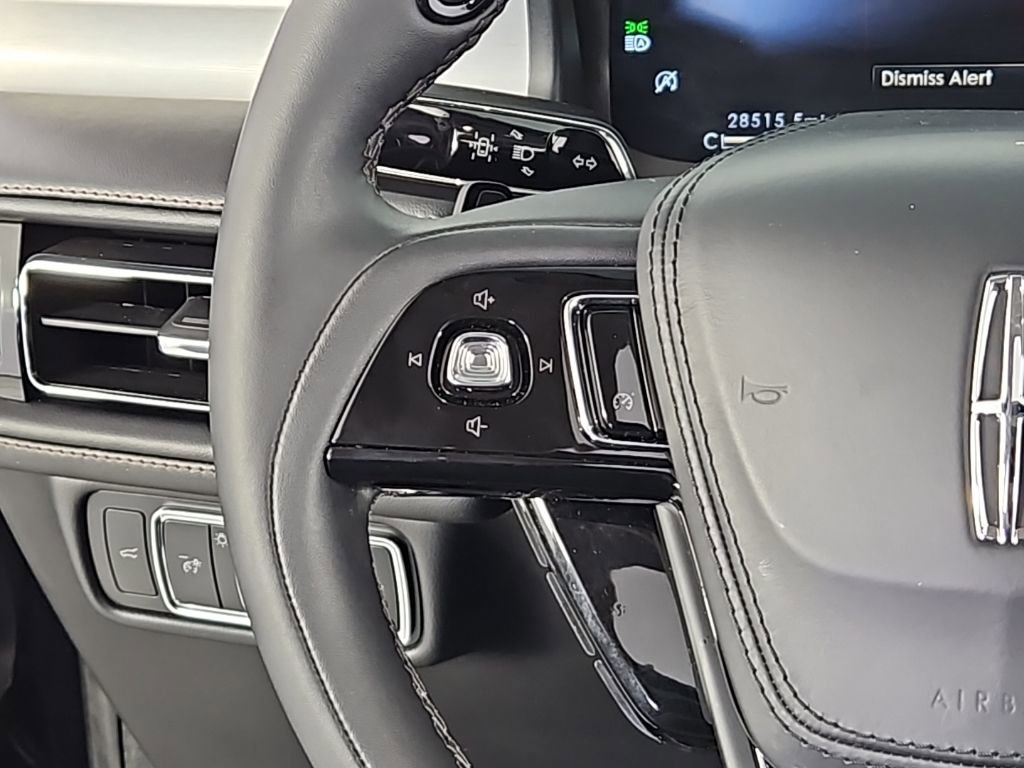 Used 2023 Lincoln Aviator AWD w/ Premium Package image 31