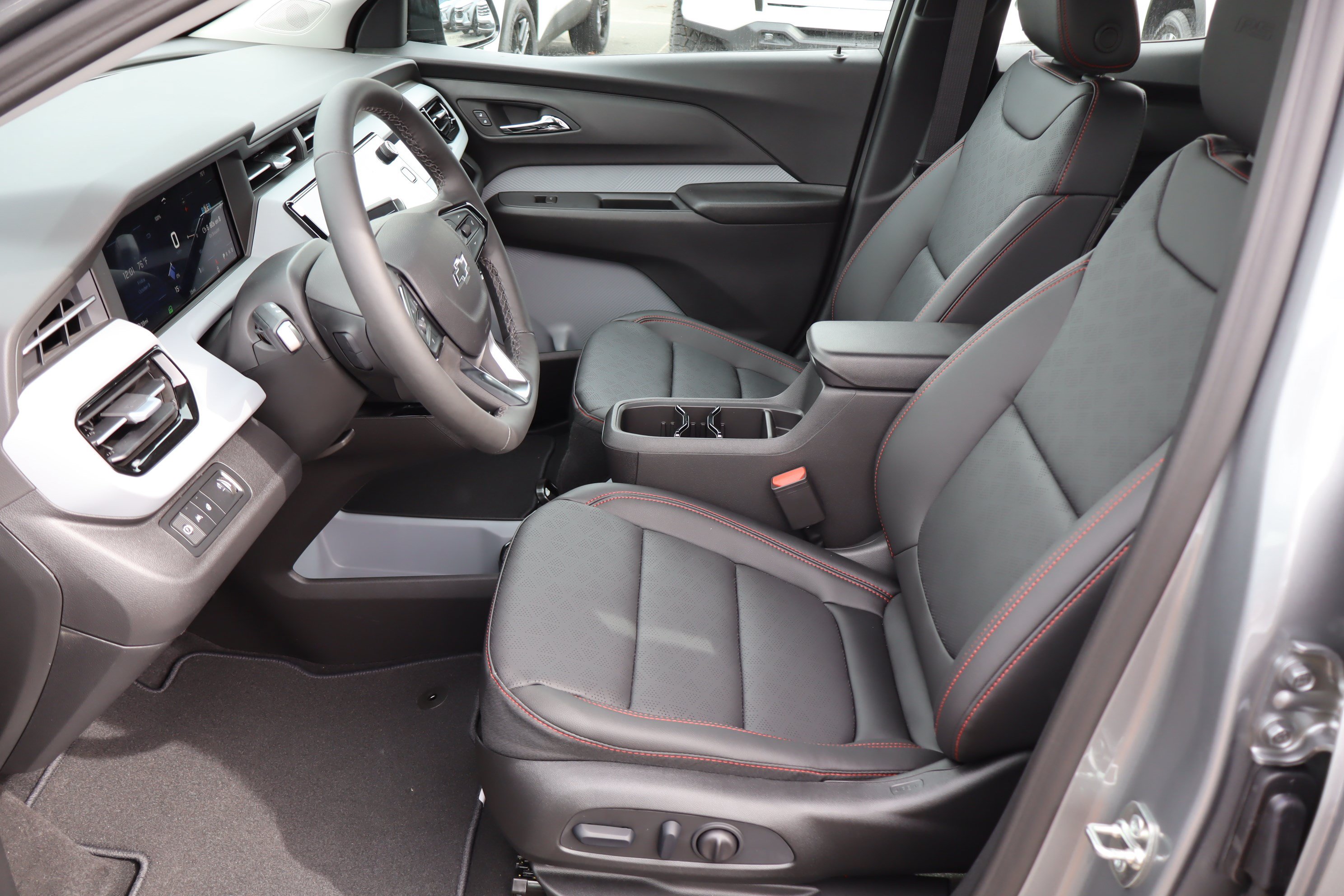 New 2027 Chevrolet Bolt RS w/ Technology Package FWD image 11