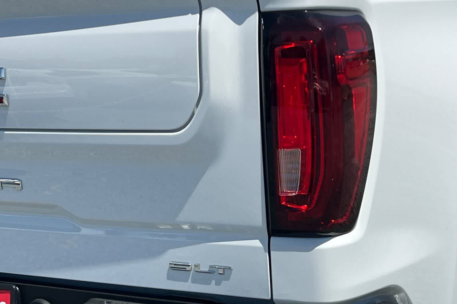 Used 2025 GMC Sierra 1500 SLT RWD image 17