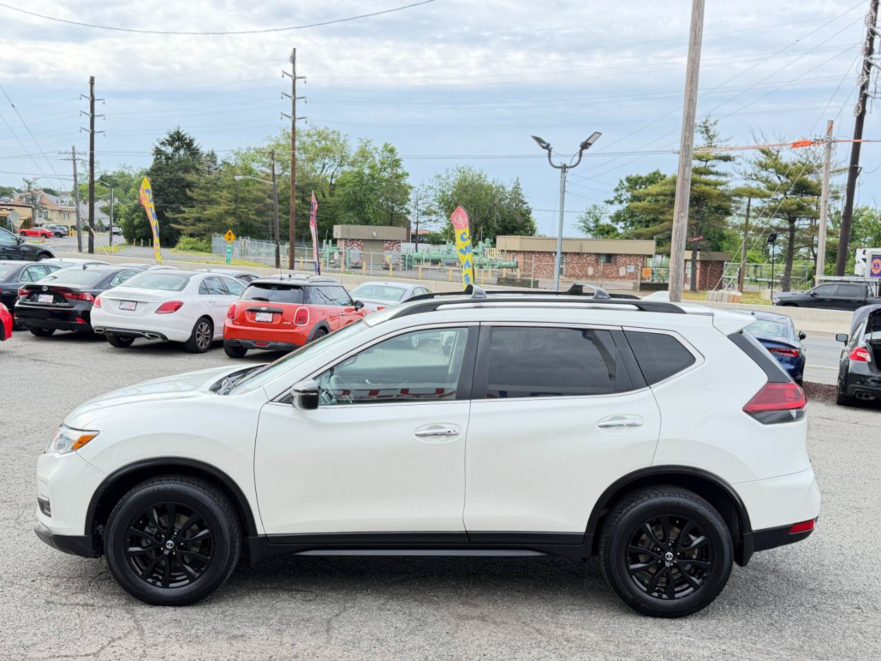 Used 2018 Nissan Rogue SV AWD/4WD image 7