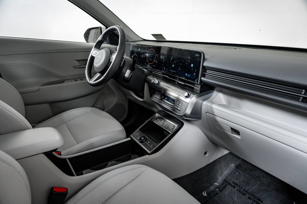 Certified 2025 Hyundai Kona SEL FWD image 30