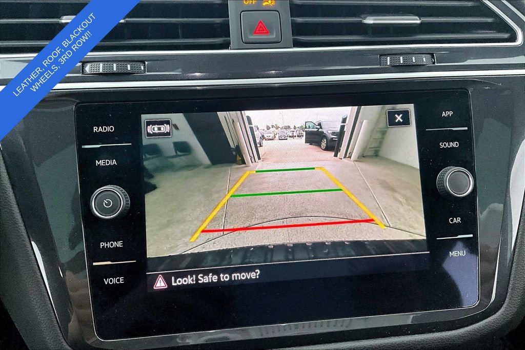 Used 2024 Volkswagen Tiguan SE R-Line FWD image 30