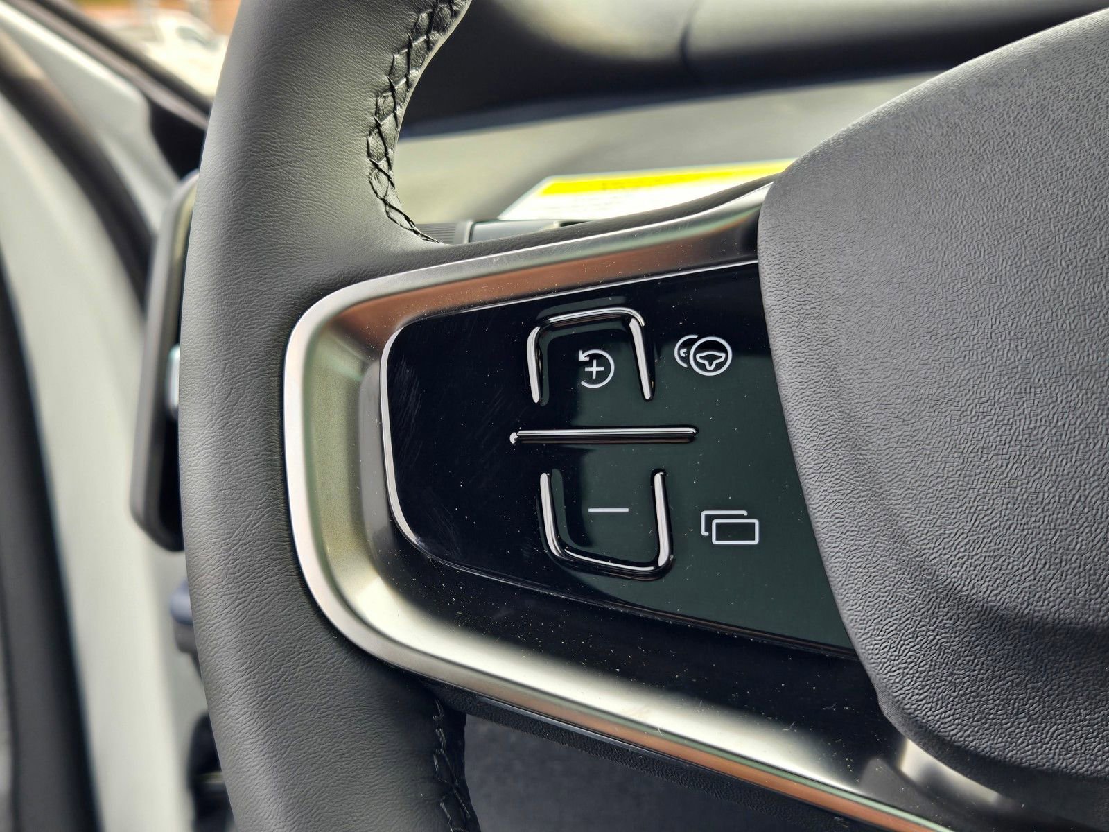 New 2026 Volvo EX30 Ultra w/ Protection Package Premier AWD/4WD image 16