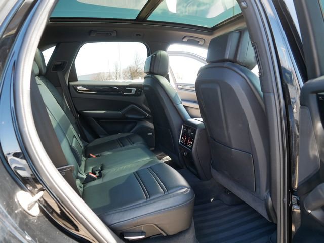 Used 2020 Porsche Cayenne image 19