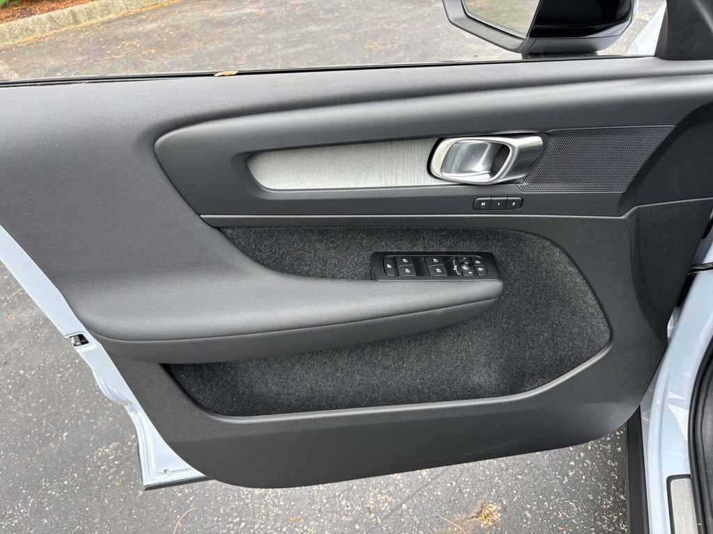 New 2026 Volvo XC40 B5 Plus w/ Protection Package Premier image 11