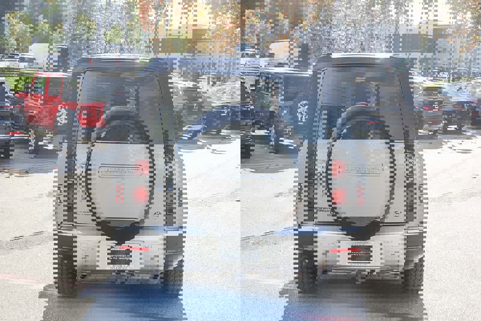 Used 2023 Land Rover Defender 130 SE image 7