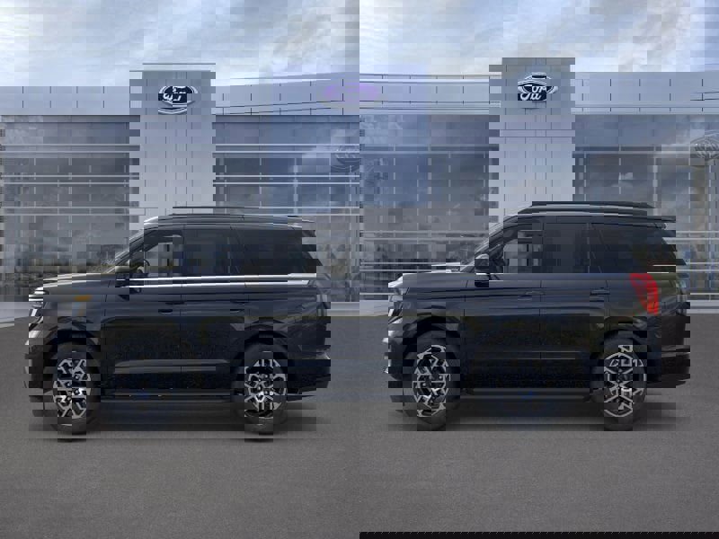 New 2025 Ford Expedition Active image 3