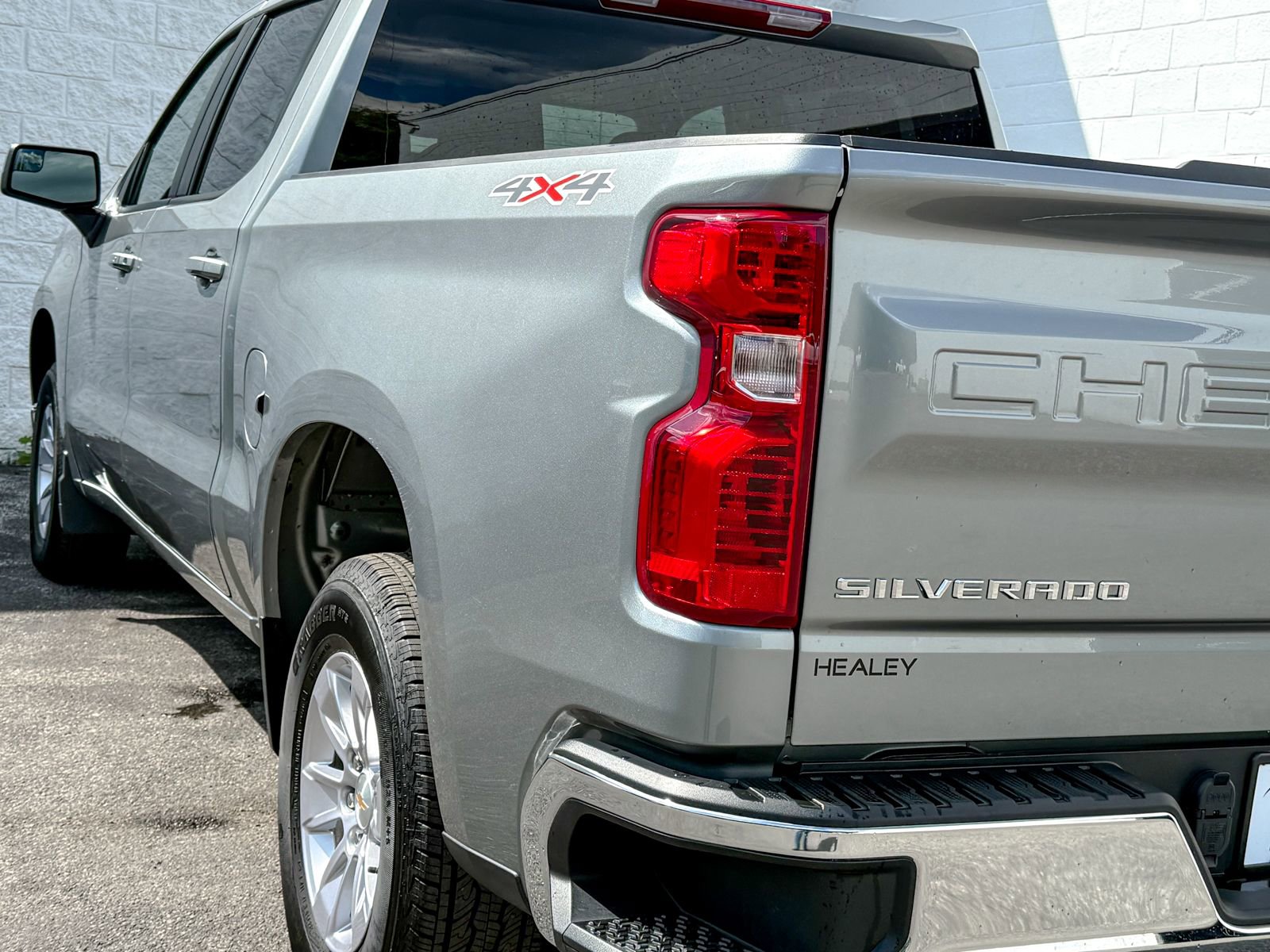Certified 2026 Chevrolet Silverado 1500 LT AWD/4WD image 9