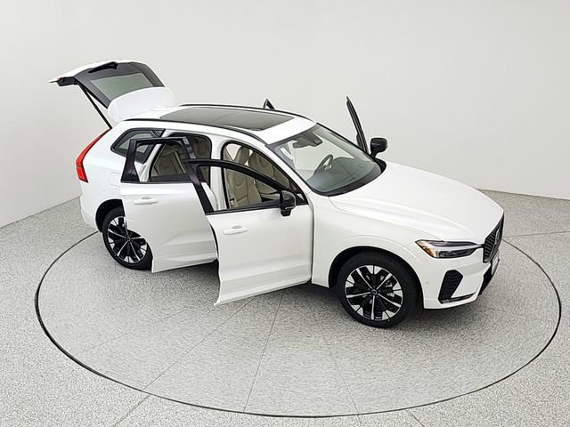New 2026 Volvo XC90 T8 Plus w/ Protection Package AWD/4WD image 46