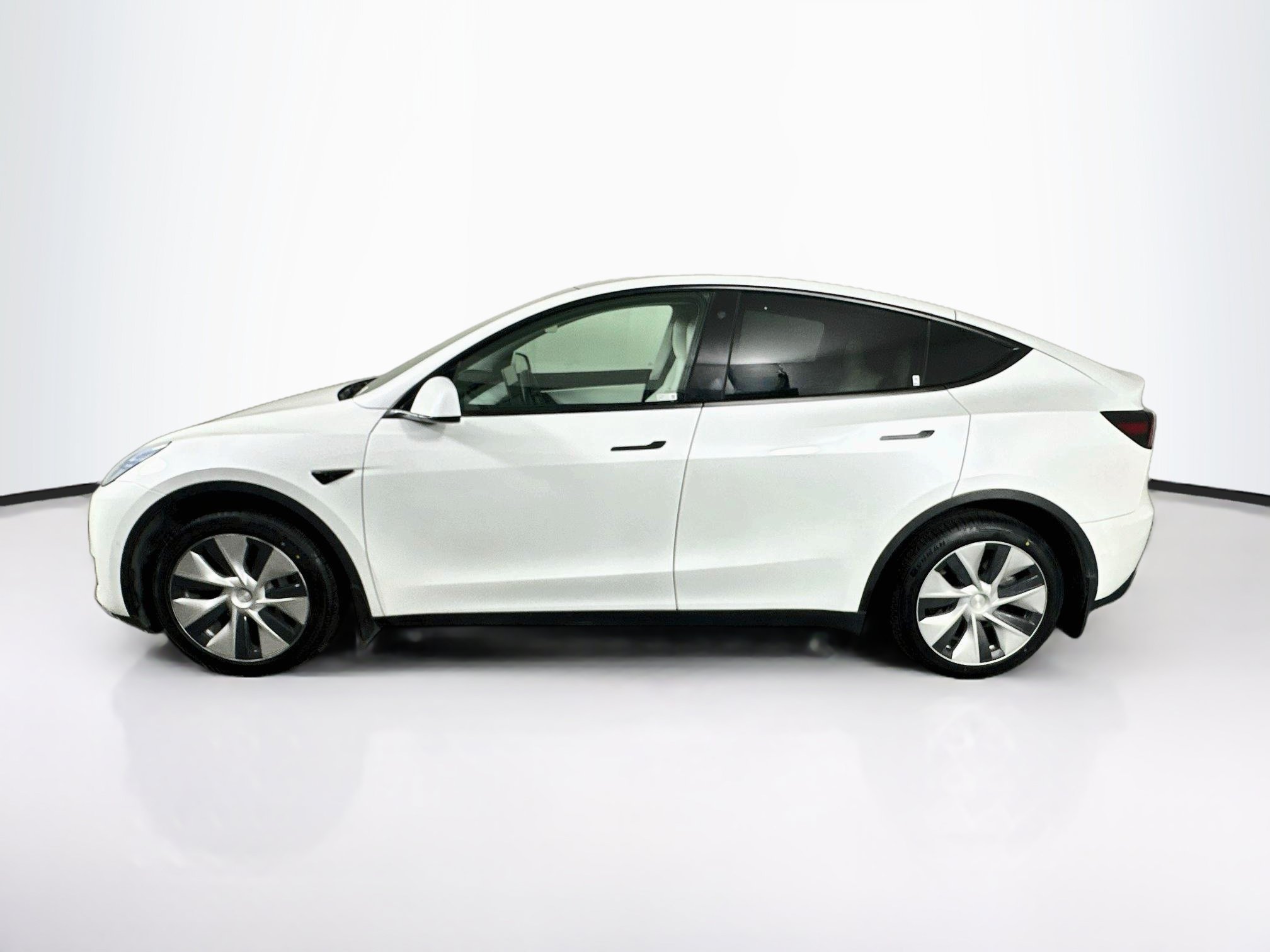 Used 2021 Tesla Model Y Long Range AWD/4WD image 4