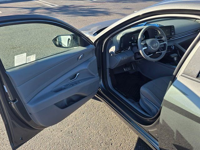 Certified 2025 Hyundai Elantra Sport image 31