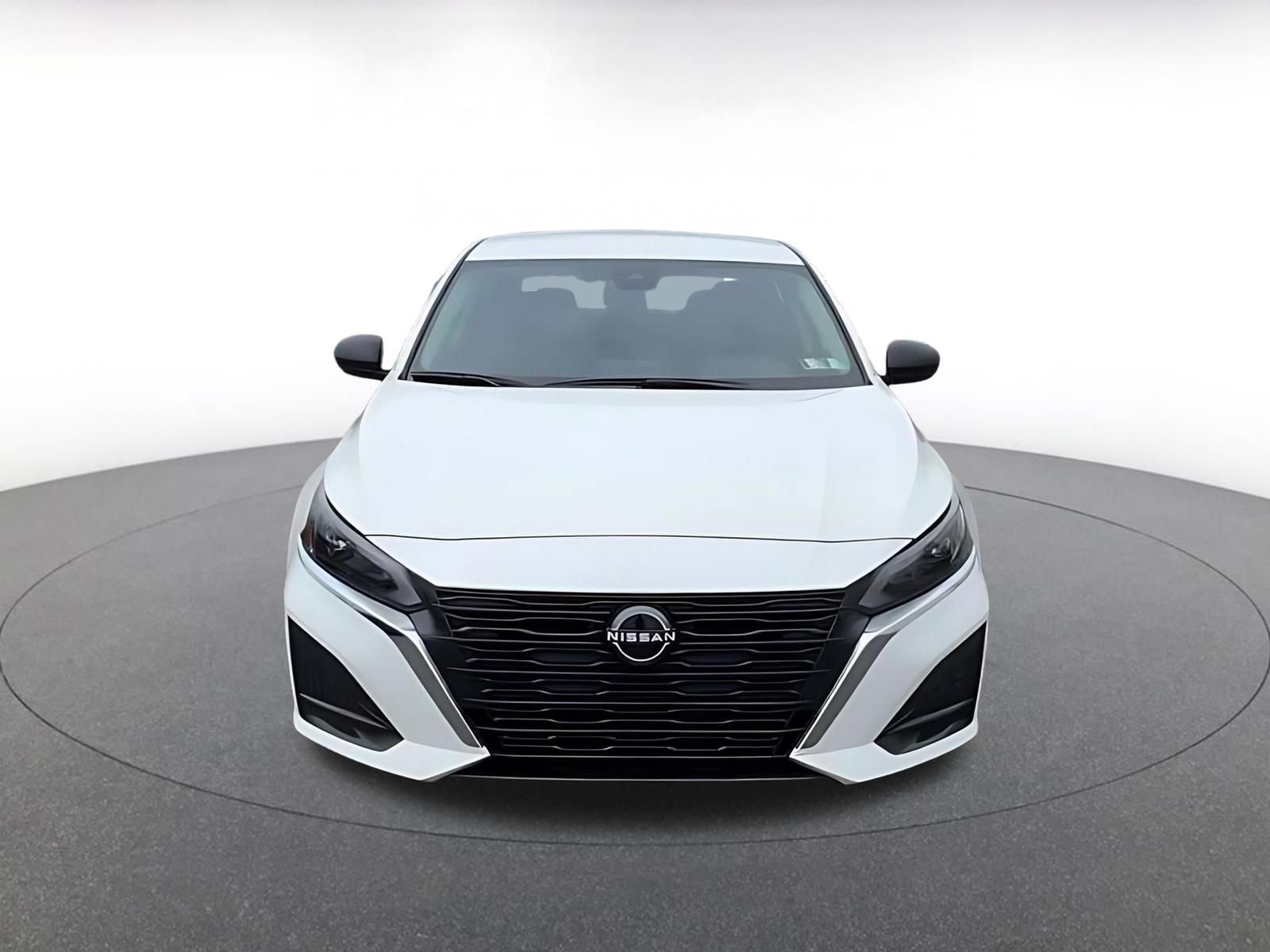 Used 2025 Nissan Altima 2.5 SV FWD image 5
