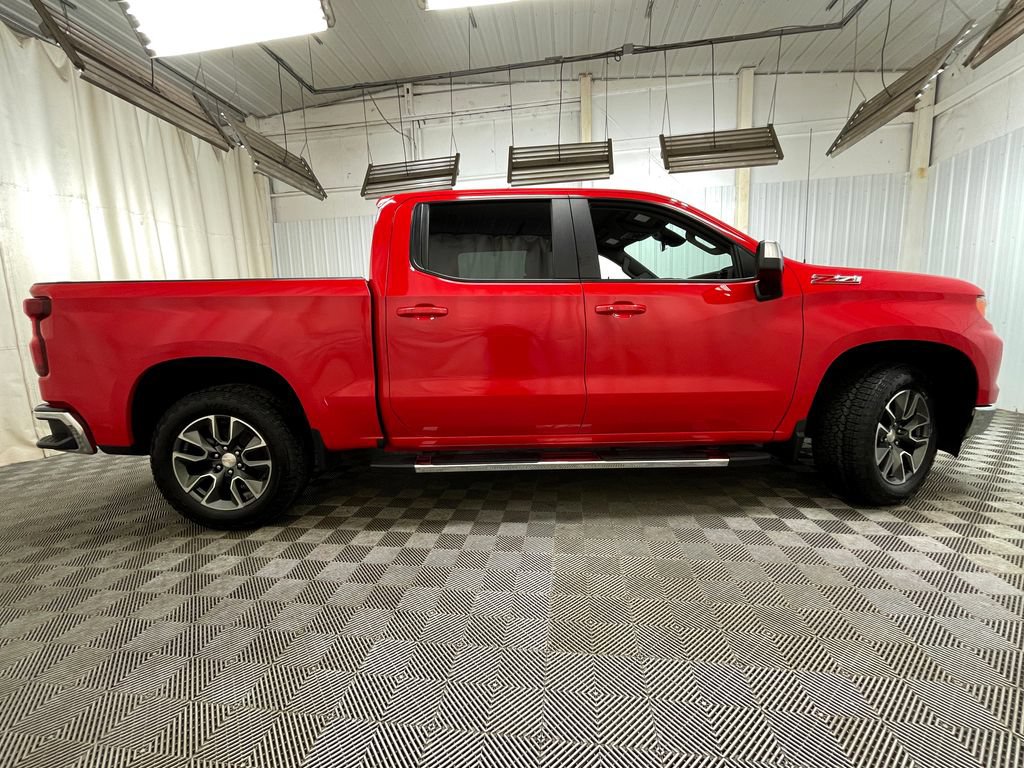 Certified 2024 Chevrolet Silverado 1500 LT AWD/4WD image 19