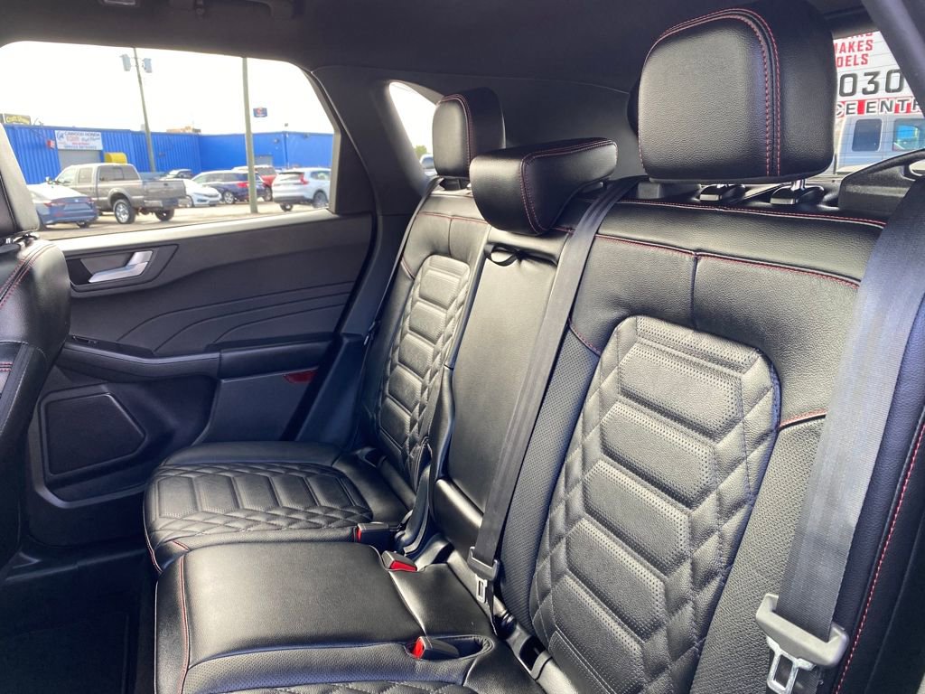 Used 2024 Ford Escape ST-Line Elite w/ Premium Technology Package image 19