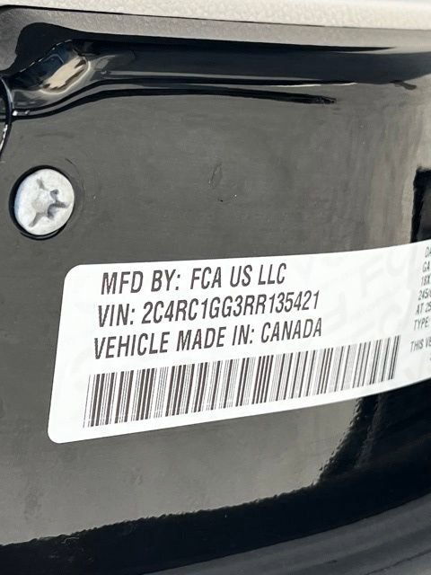 Certified 2024 Chrysler Pacifica Limited image 36