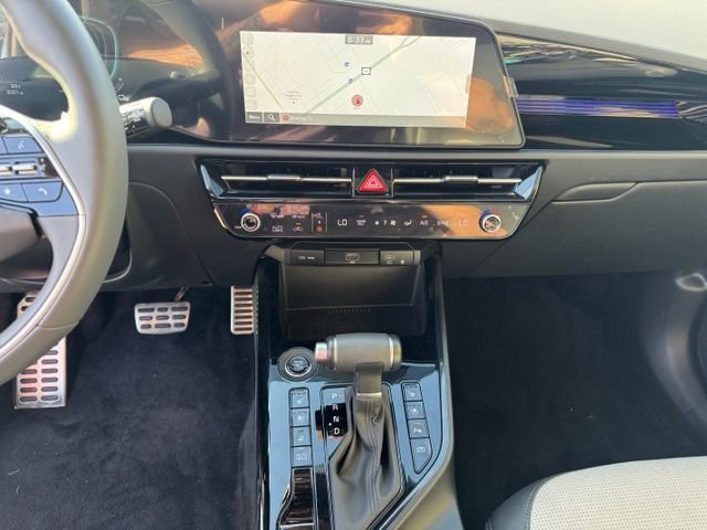 Certified 2025 Kia Niro SX Touring FWD image 48
