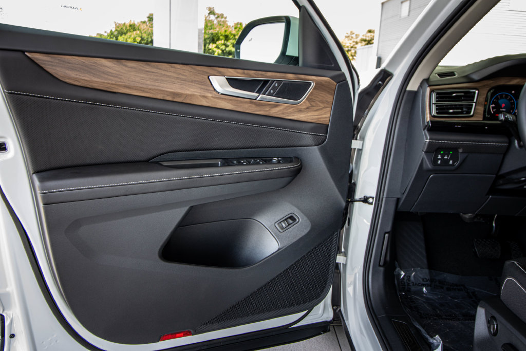 New 2026 Volkswagen Atlas SE FWD image 20